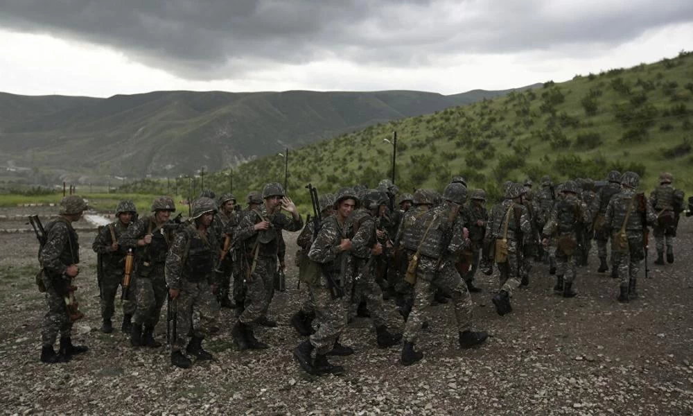 Ουκρανία: Εθνικιστές στρατολογούν κόσμο για να πολεμήσει στο Αζερμπαϊτζάν